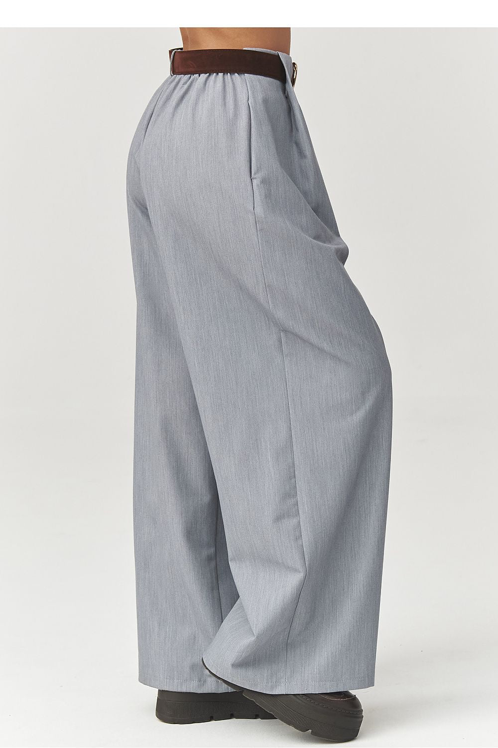 Women trousers model 223362 Makadamia 