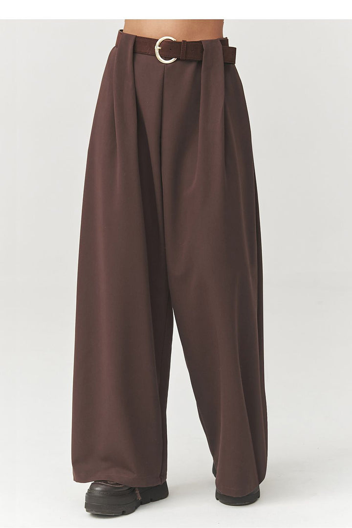  Women trousers model 223363 Makadamia 