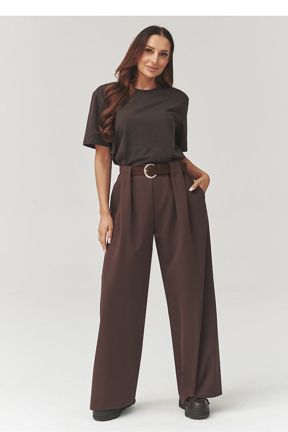  Women trousers model 223363 Makadamia 