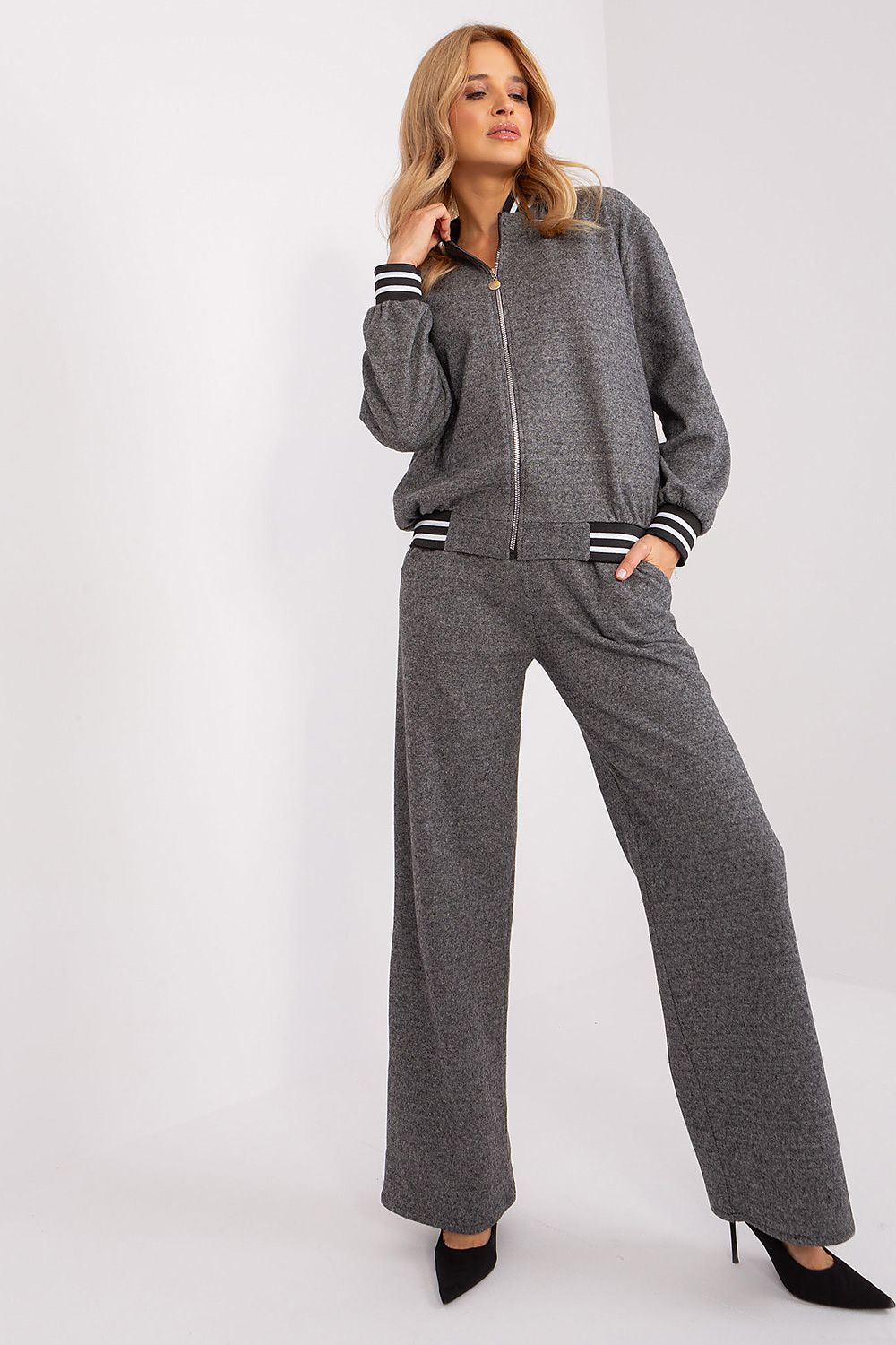 Sweatshirt & Wide Leg Pants