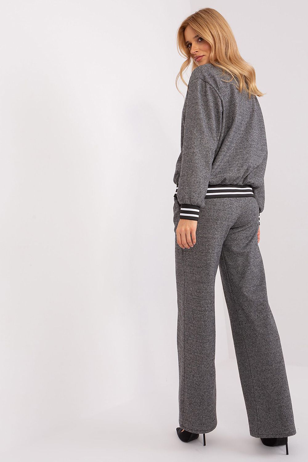 Sweatshirt & Wide Leg Pants